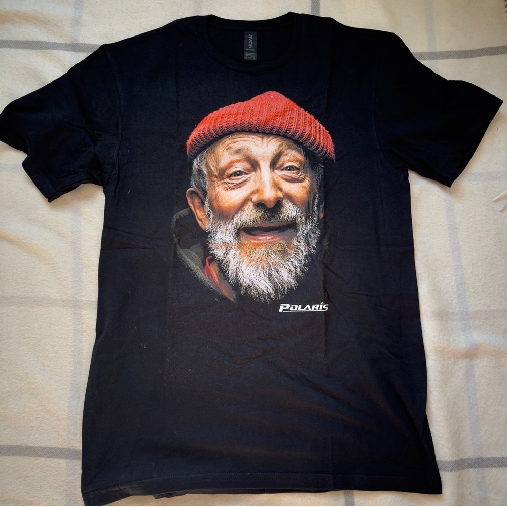 Black Graphic T-Shirt Old Man With Red Beanie Size Medium